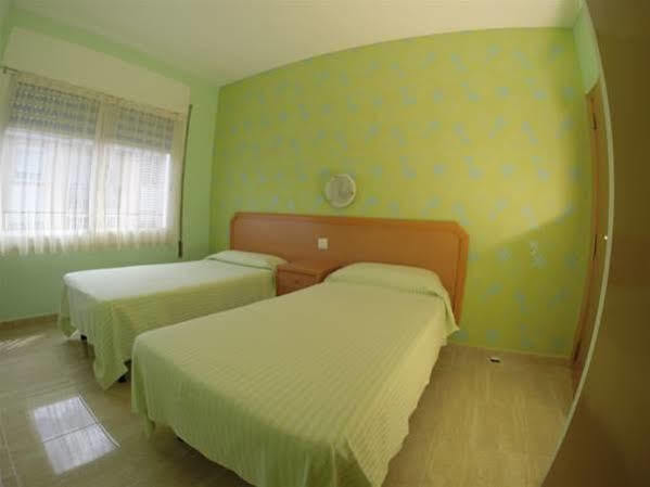 Hostal Julieta Льорет-де-Мар Экстерьер фото