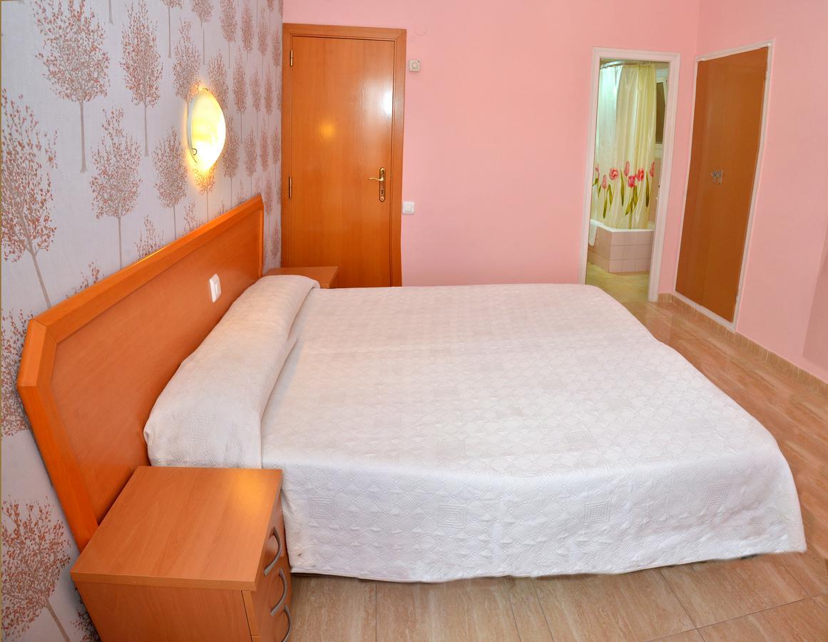 Hostal Julieta Льорет-де-Мар Экстерьер фото