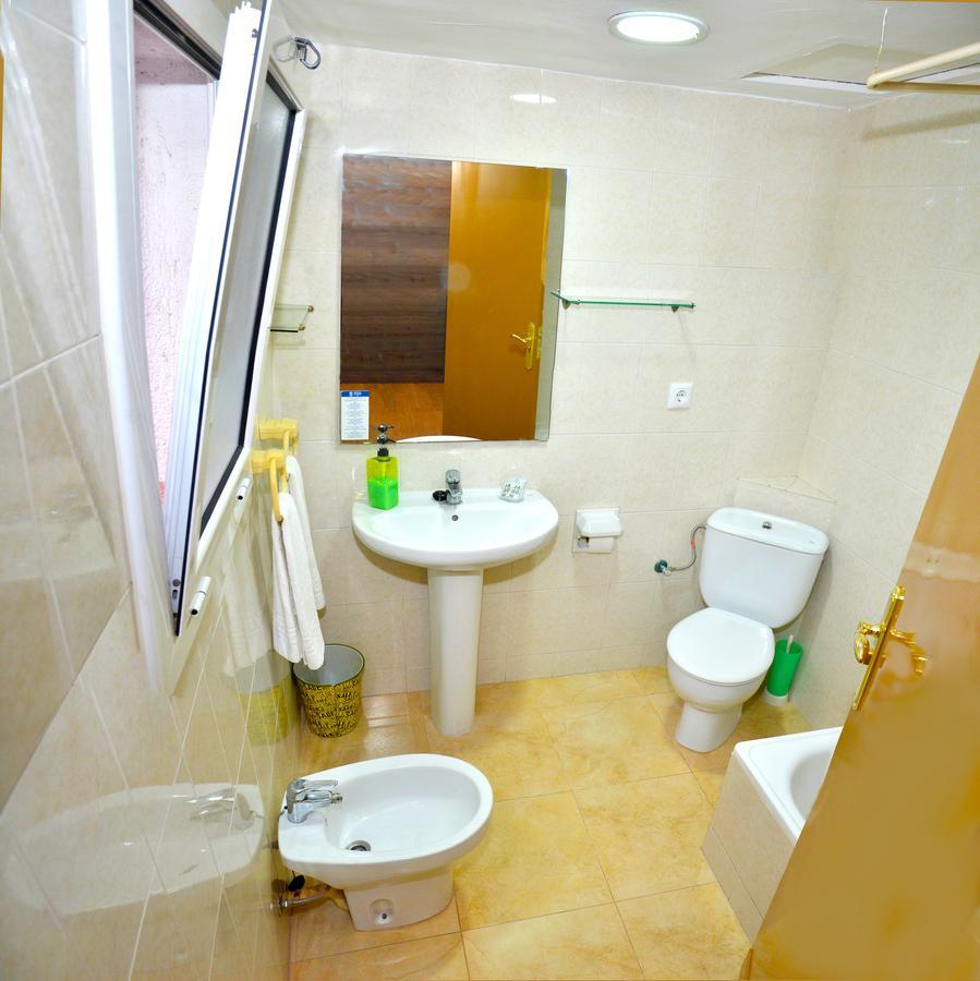 Hostal Julieta Льорет-де-Мар Экстерьер фото